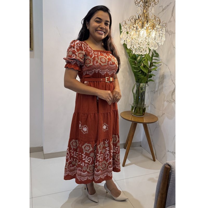 Vestido Midi Bordado Terracota Ametista Suave com Cinto – AL002